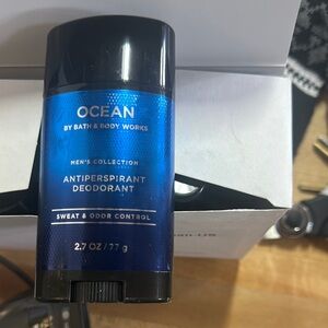 Bundle of Bath & Body Works Ocean Antiperspirant Deodorant - Blue and Black
